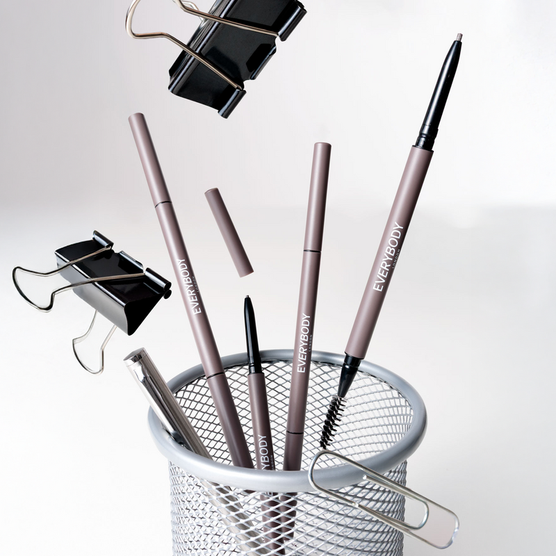 Everybody London Brow Definer Ash Brown, wenkbrauwpotlood met spoolie, foto 6 van 6
