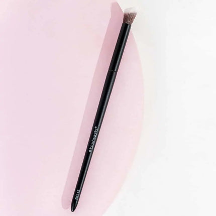 Brushworks No. 15 Angled Blending Eye Brush
