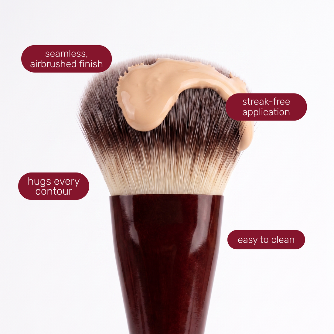 Tête du Boozyshop Flawless Contoured Foundation Brush avec des étiquettes de texte sur son utilisation