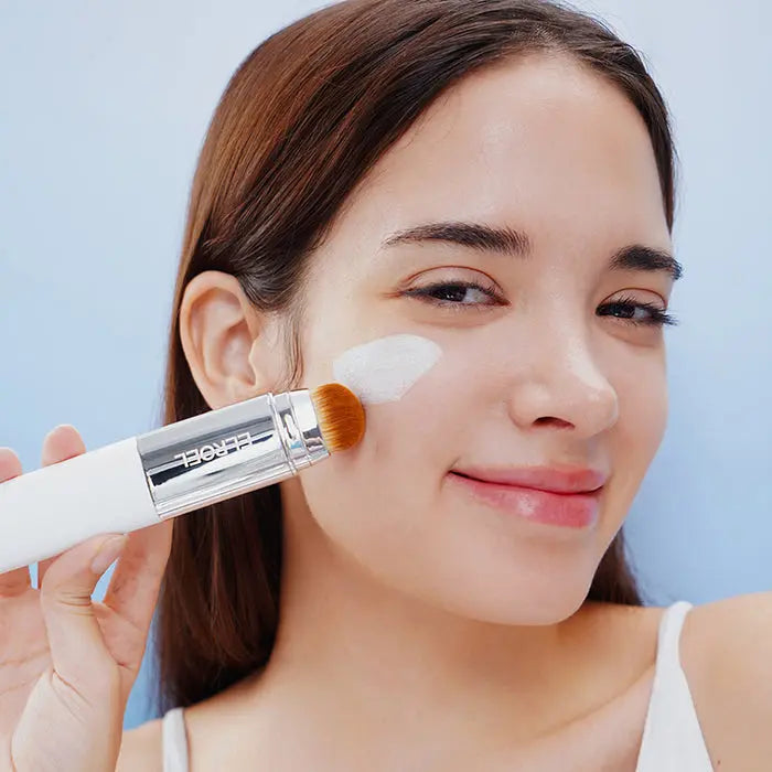 Elroel Blanc Cover Cream Stick Deep, foundation stick die verandert van crème naar dekking, foto 3 van 4