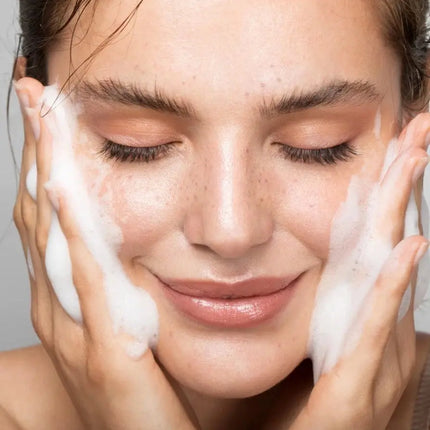 Erase Your Face Foaming Face Wash Vitamin C & Hyaluronic Acid