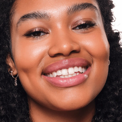 Essence Colour It! Metallic Liquid Liner 01 Burnished Bronze