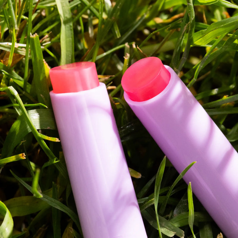 Essence Glimmer In A Bubble Jelly Lip Balm 01 Chasing Bubbles