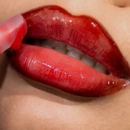 Glamlite x SAW Lip Kit