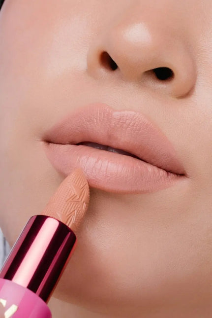 Jeffree Star Cosmetics Shiny Trap Lipstick Cowgirl Suede