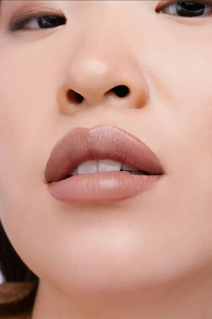 Jeffree Star Cosmetics Shiny Trap Lipstick Dirt Road