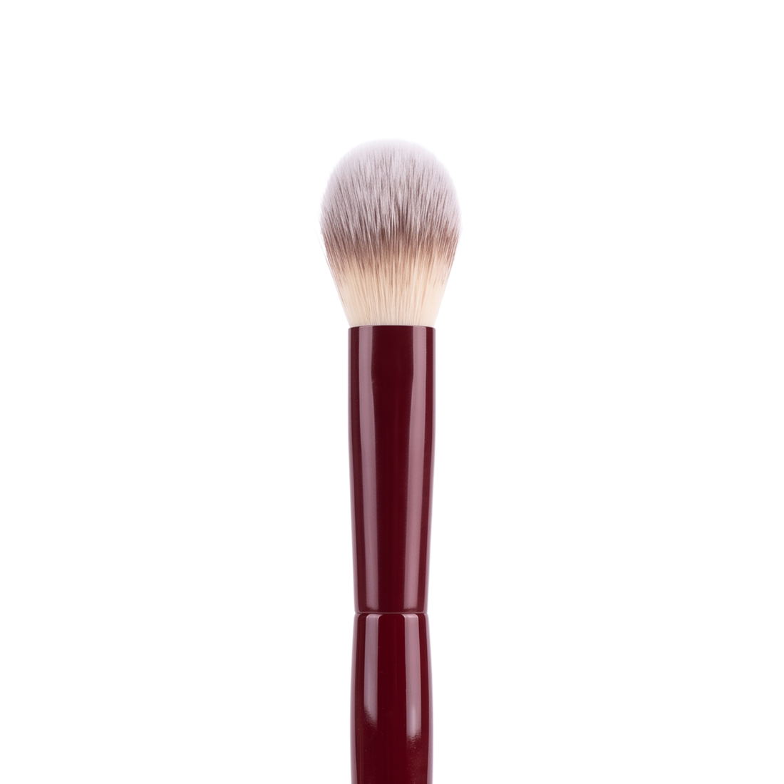 Boozyshop Flawless Precision Powder Brush, gros plan de la tête du pinceau sur fond blanc