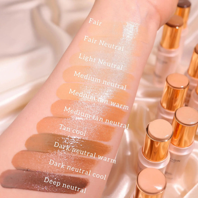 Revolution Skin Silk Glow Tint Sheer Foundation Stick Tan Cool, foundation stick voor een natuurlijke glow, foto 2 van 4