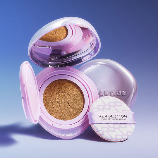 Revolution Superdewy Cushion Foundation Fair Cool, lichte foundation met dewy finish, foto 3 van 10