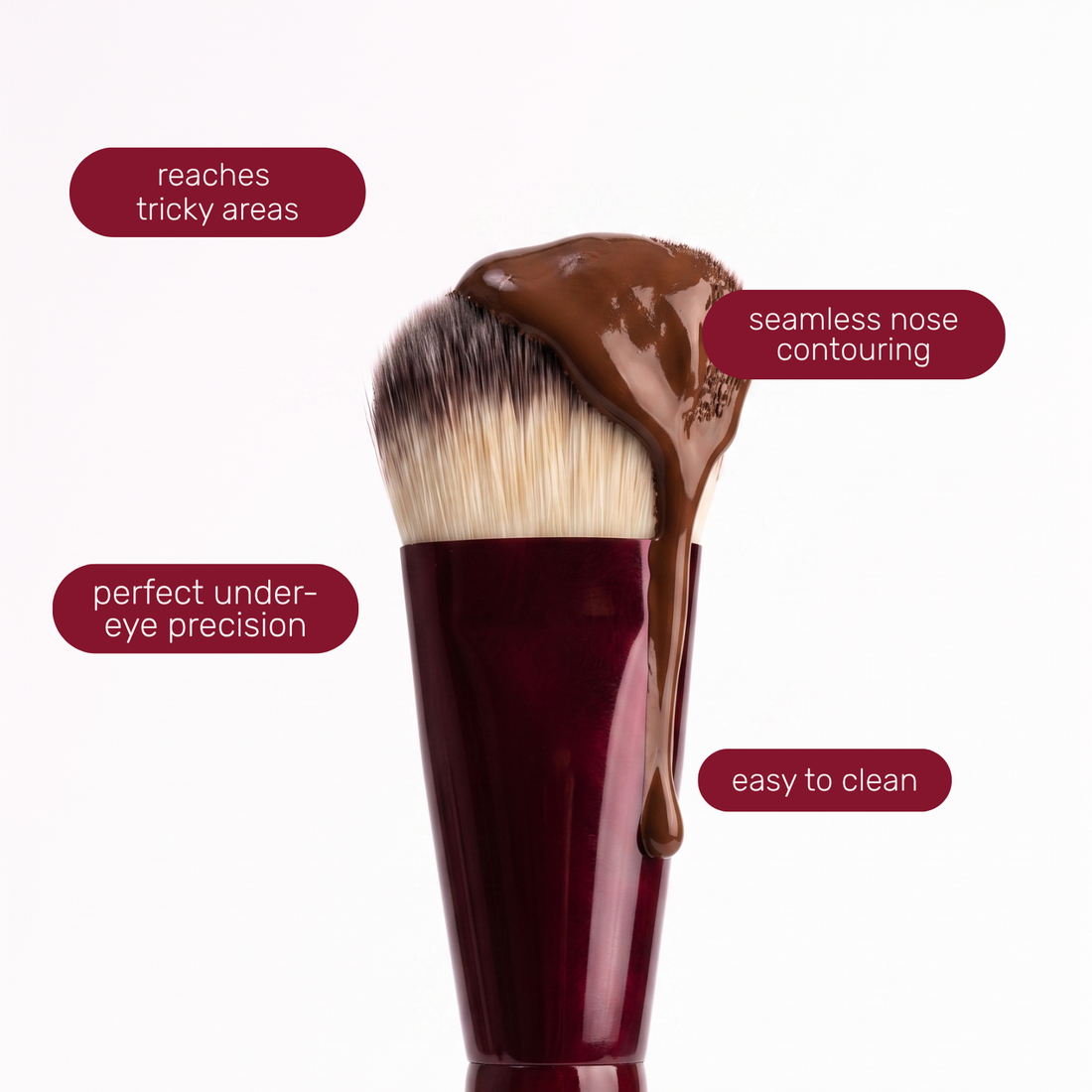Tête du Boozyshop Flawless Small Contoured Foundation Brush avec des étiquettes de texte sur son utilisation