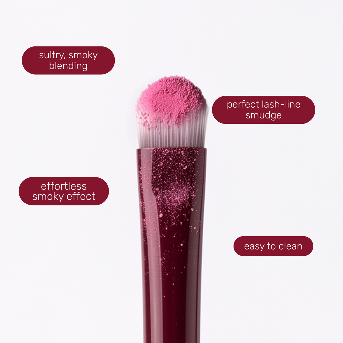 Tête du Boozyshop Flawless Smudge Brush avec des étiquettes de texte sur son utilisation