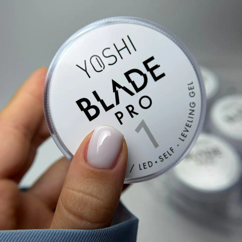 Yoshi Blade Pro Gel 1, melkwitte builder gel voor nagelverlenging en -opbouw, foto 3 van 5
